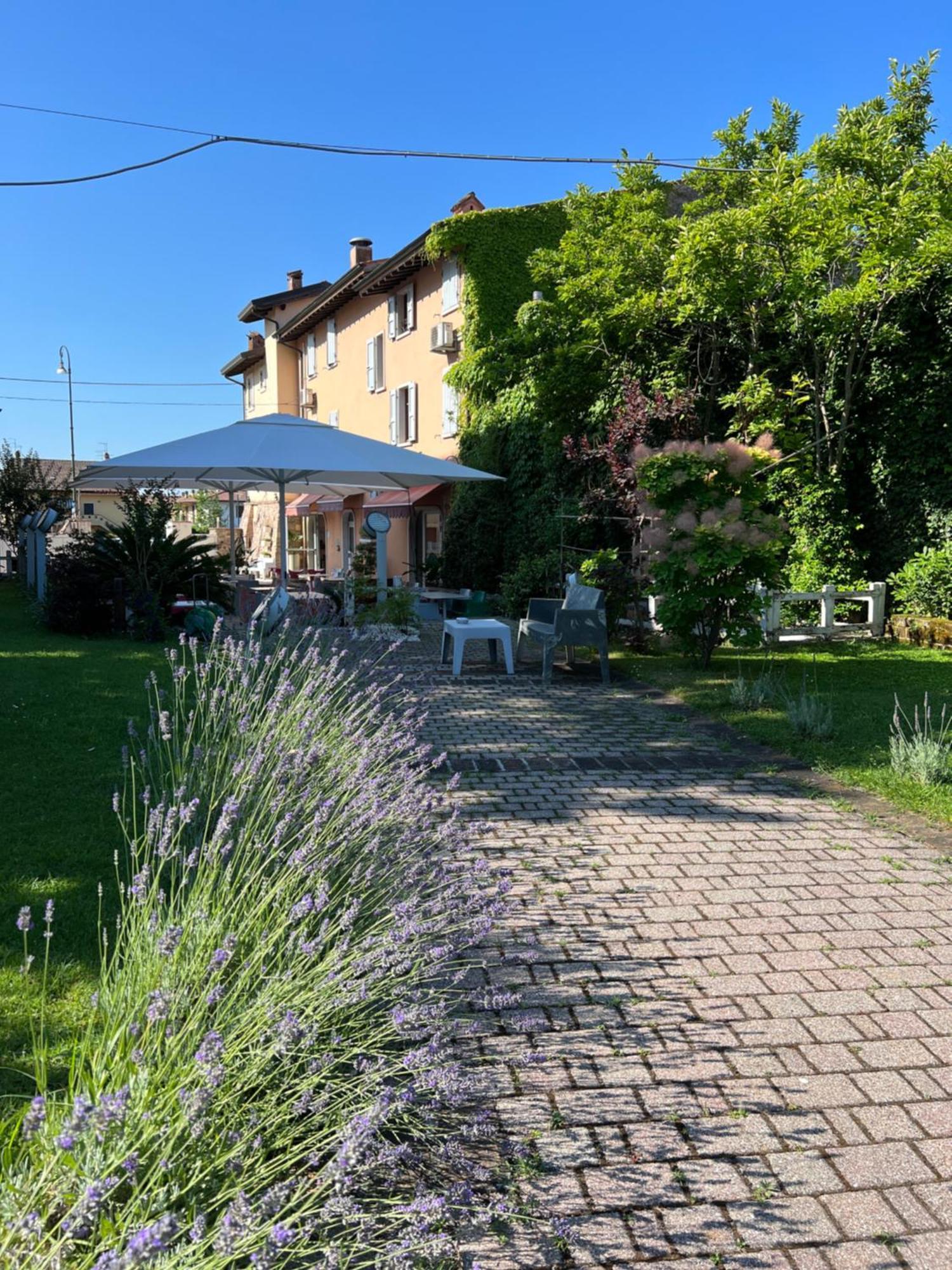 Albergo Al Cacciatore Tortellinando Valeggio sul Mincio Exterior foto